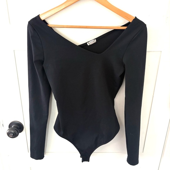 Free People Asymmetrical Abbie Bodysuit Black. Size Medium. - Picture 3 of 10